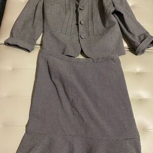 Gray Two-Piece Suit Set Loft skirt and jacket US 10